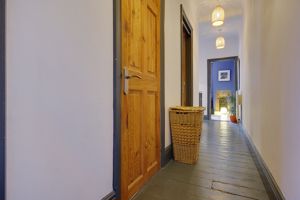 First Floor Landing- click for photo gallery